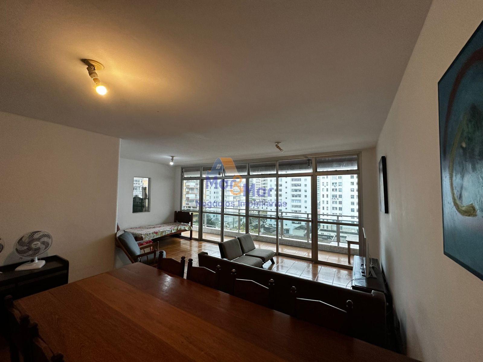 Apartamento na Praia das Pitangueiras, Guarujá - SP
