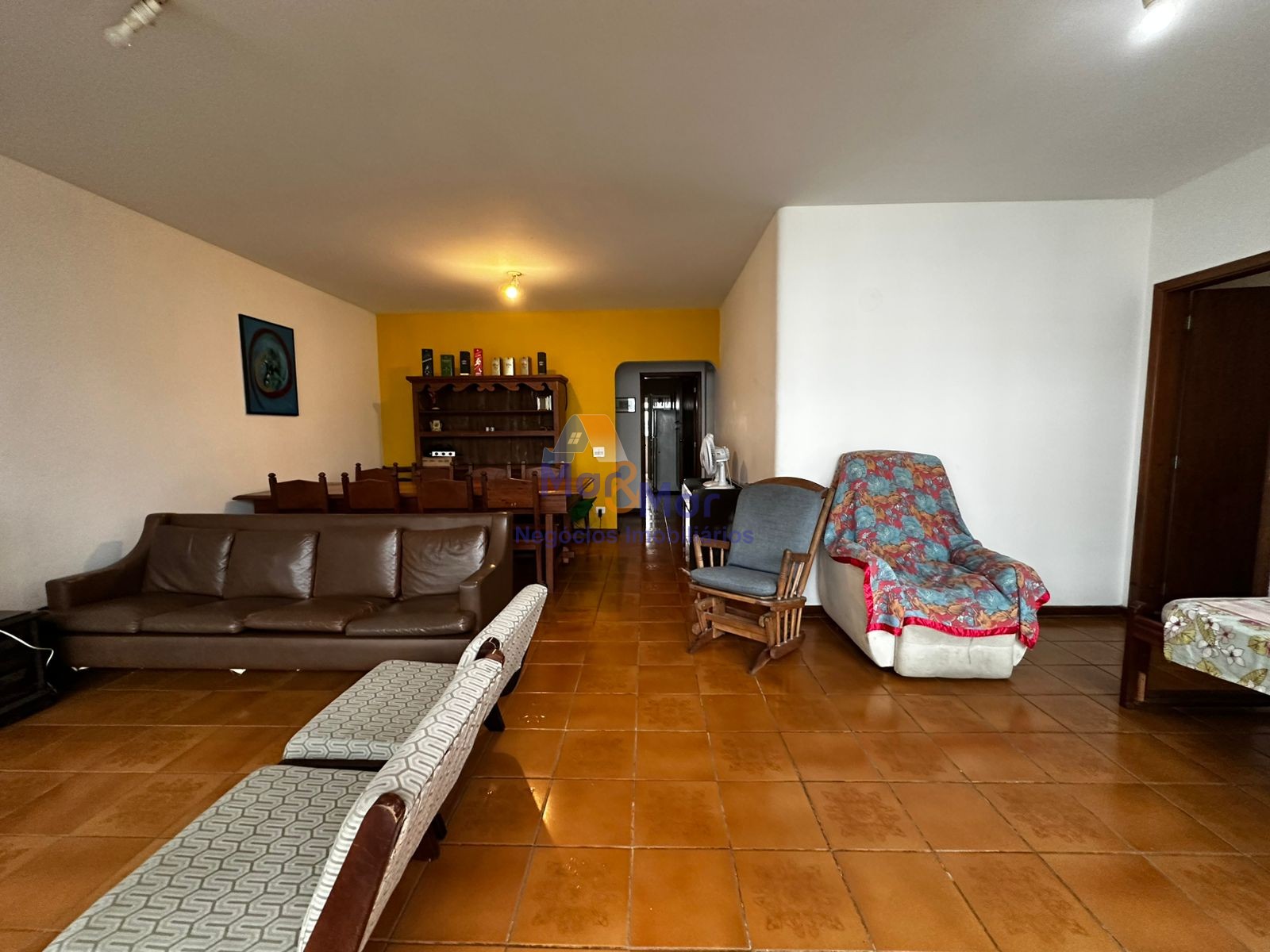 Apartamento na Praia das Pitangueiras, Guarujá - SP