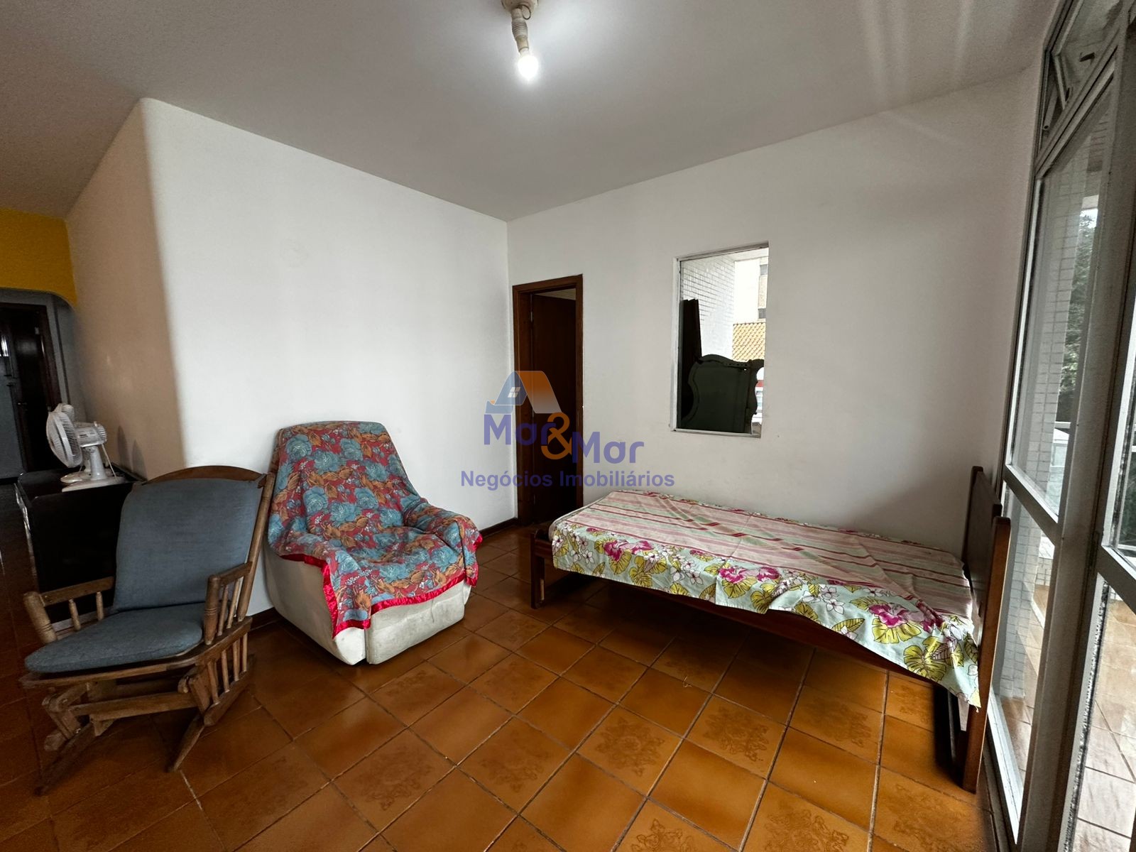 Apartamento na Praia das Pitangueiras, Guarujá - SP