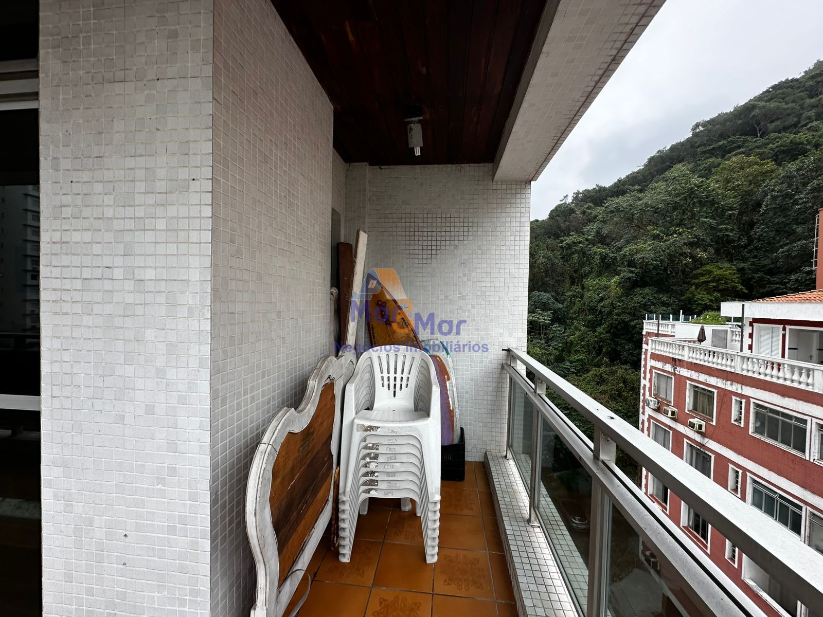 Apartamento na Praia das Pitangueiras, Guarujá - SP