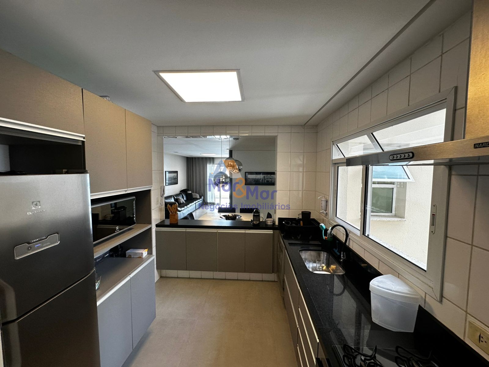 Apartamento Frente ao Mar, Praia das Astúria, Guarujá - SP