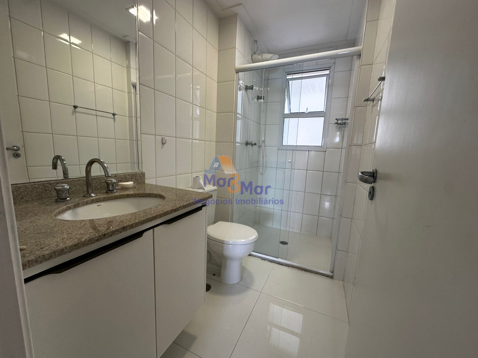 Apartamento Frente ao Mar, Praia das Astúria, Guarujá - SP