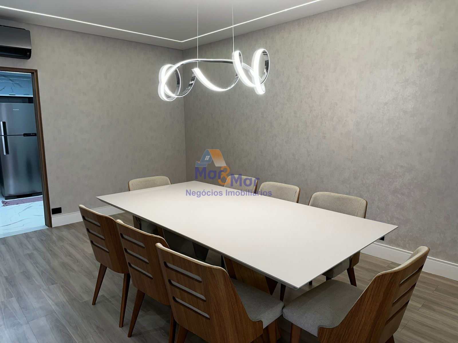 Apartamento na Praia das Pitangueiras, Guarujá - SP