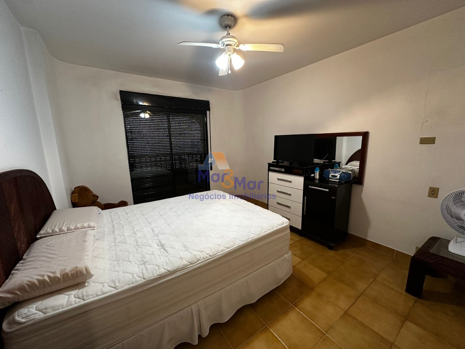Apartamento na Praia das Pitangueiras, Guarujá - SP