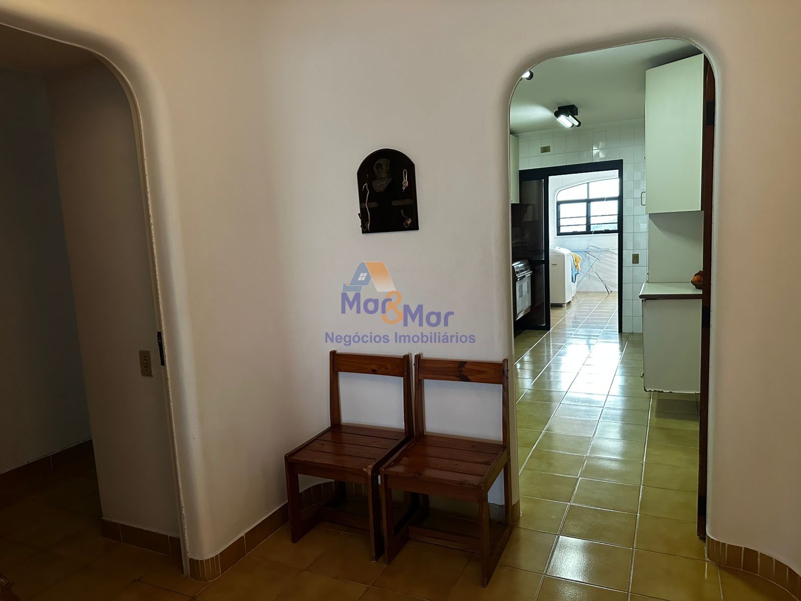 Apartamento na Praia das Pitangueiras, Guarujá - SP