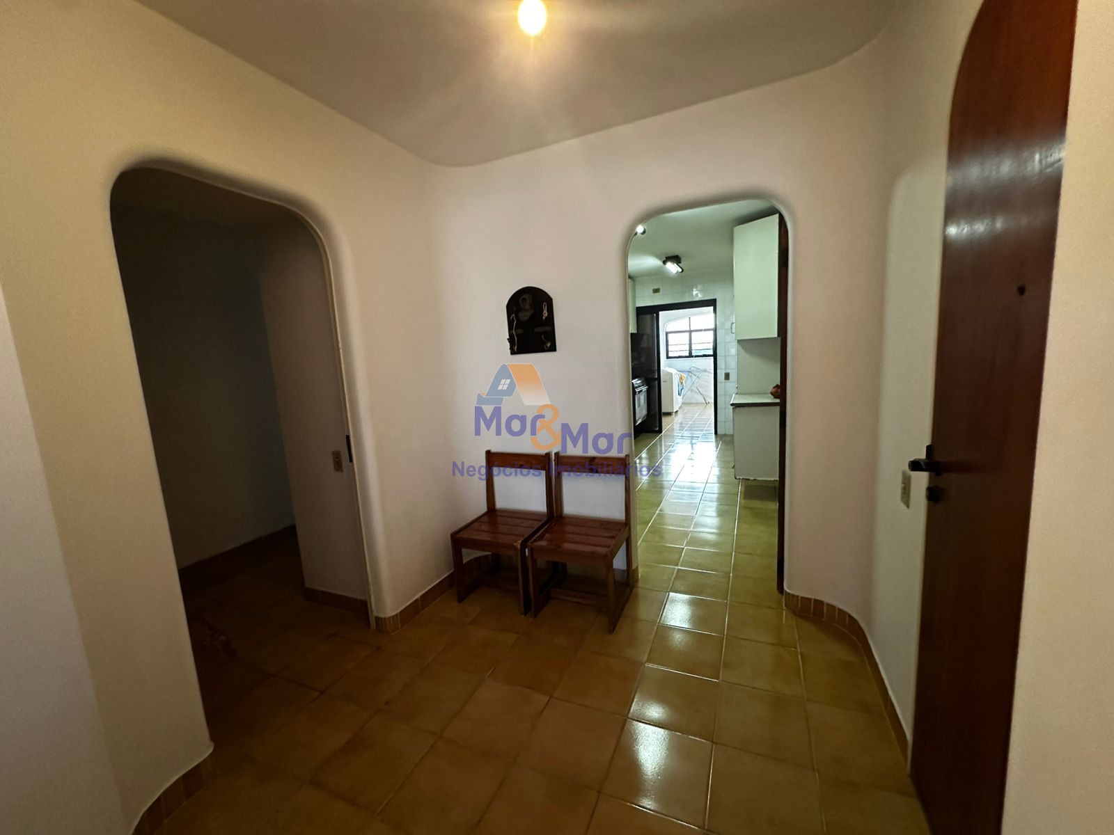 Apartamento na Praia das Pitangueiras, Guarujá - SP