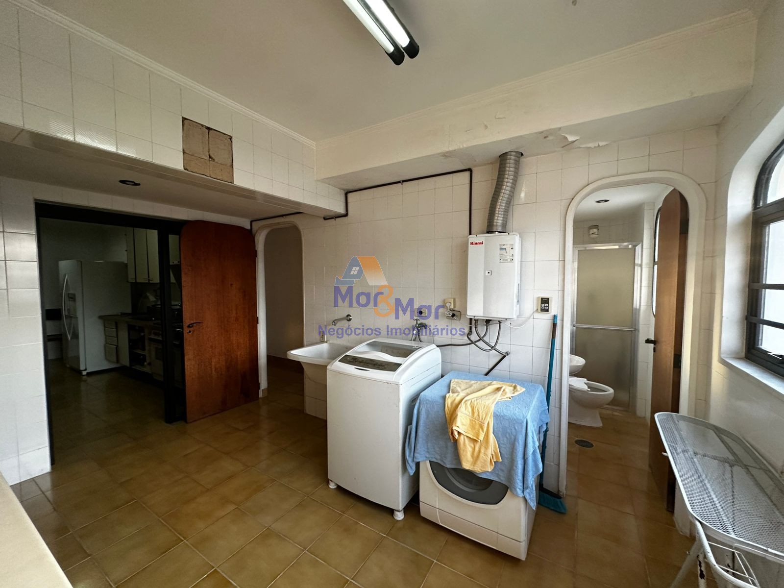 Apartamento na Praia das Pitangueiras, Guarujá - SP