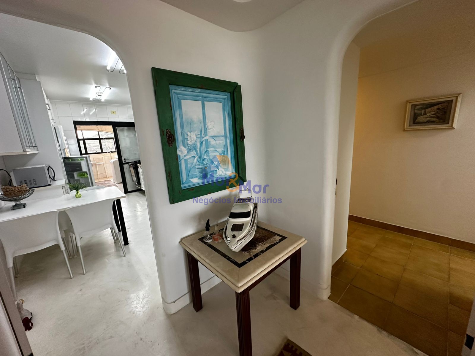 Apartamento na Praia das Pitangueiras, Guarujá - SP