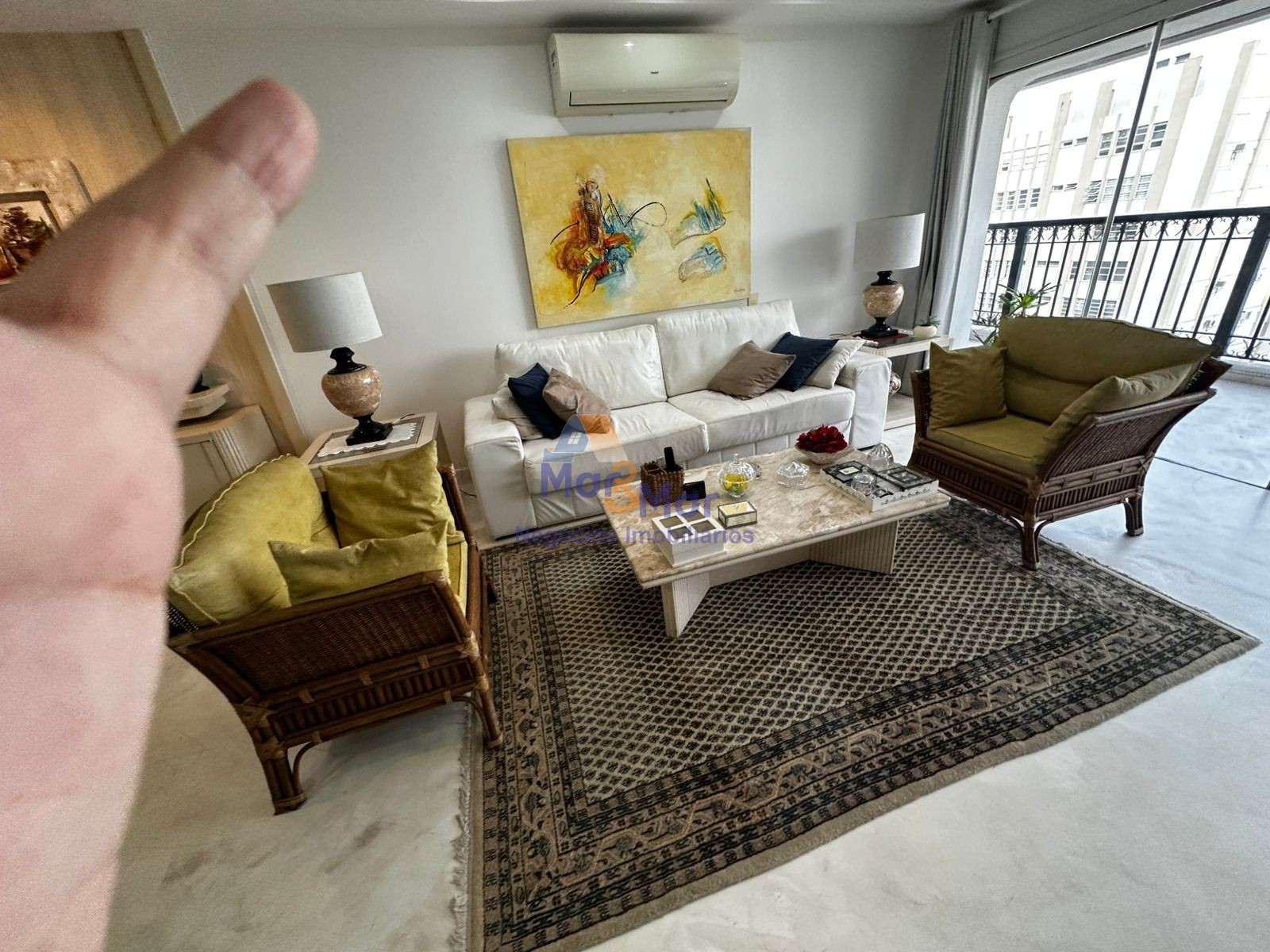 Apartamento na Praia das Pitangueiras, Guarujá - SP