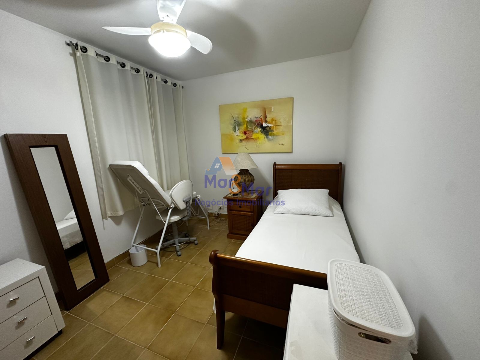 Apartamento na Praia das Pitangueiras, Guarujá - SP