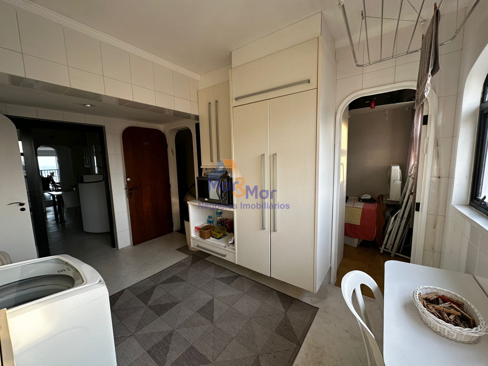Apartamento na Praia das Pitangueiras, Guarujá - SP