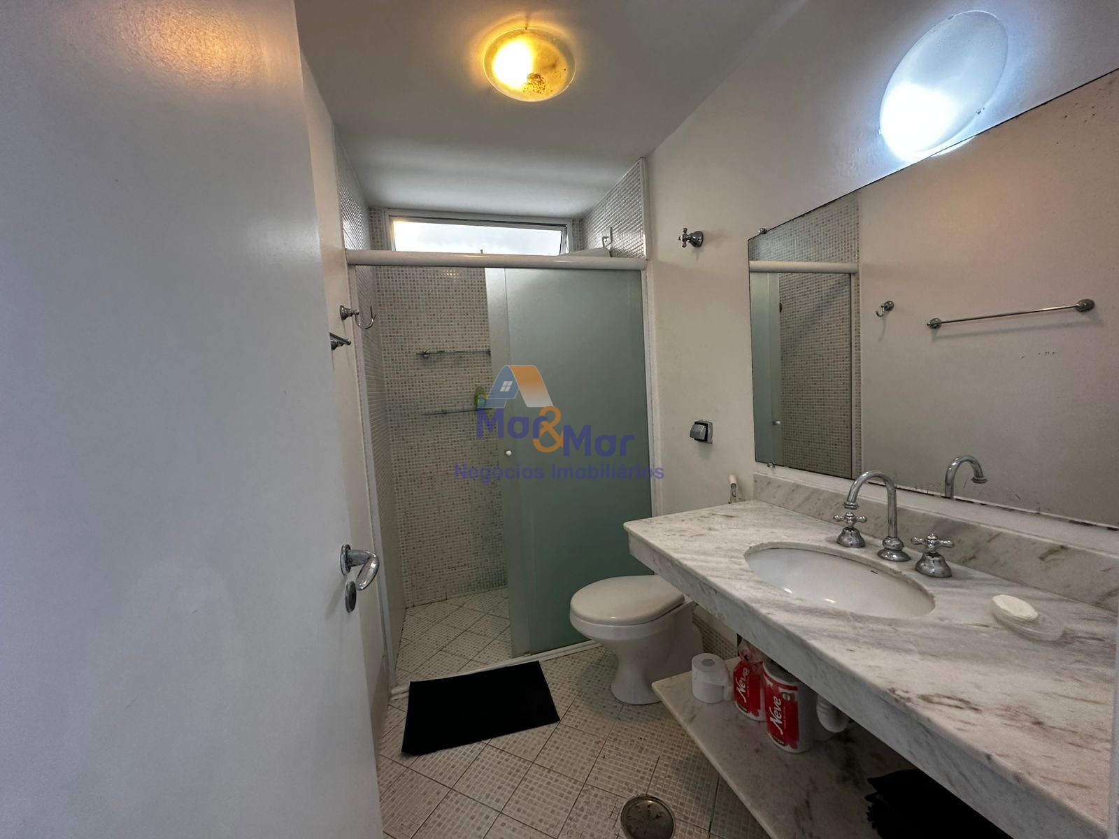 Apartamento Frente ao Mar nas Pitangueiras, Guarujá - SP