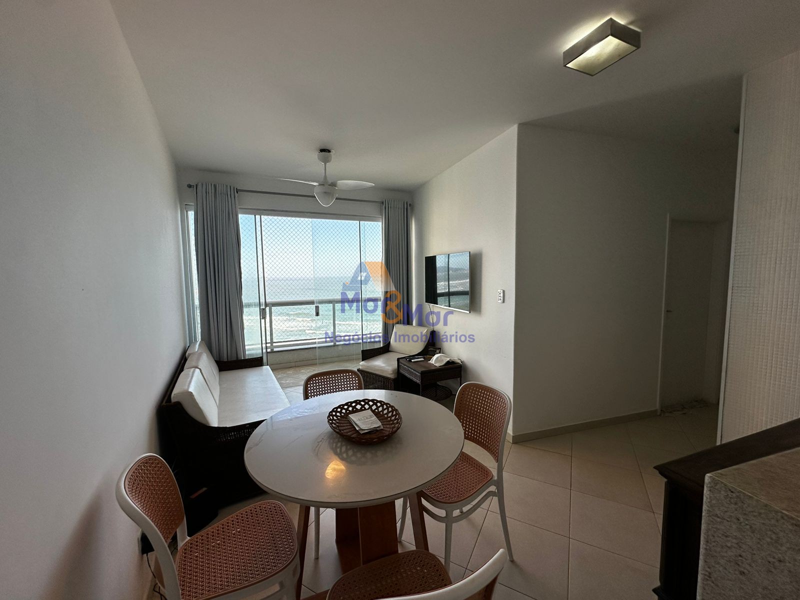 Apartamento Frente ao Mar nas Pitangueiras, Guarujá - SP