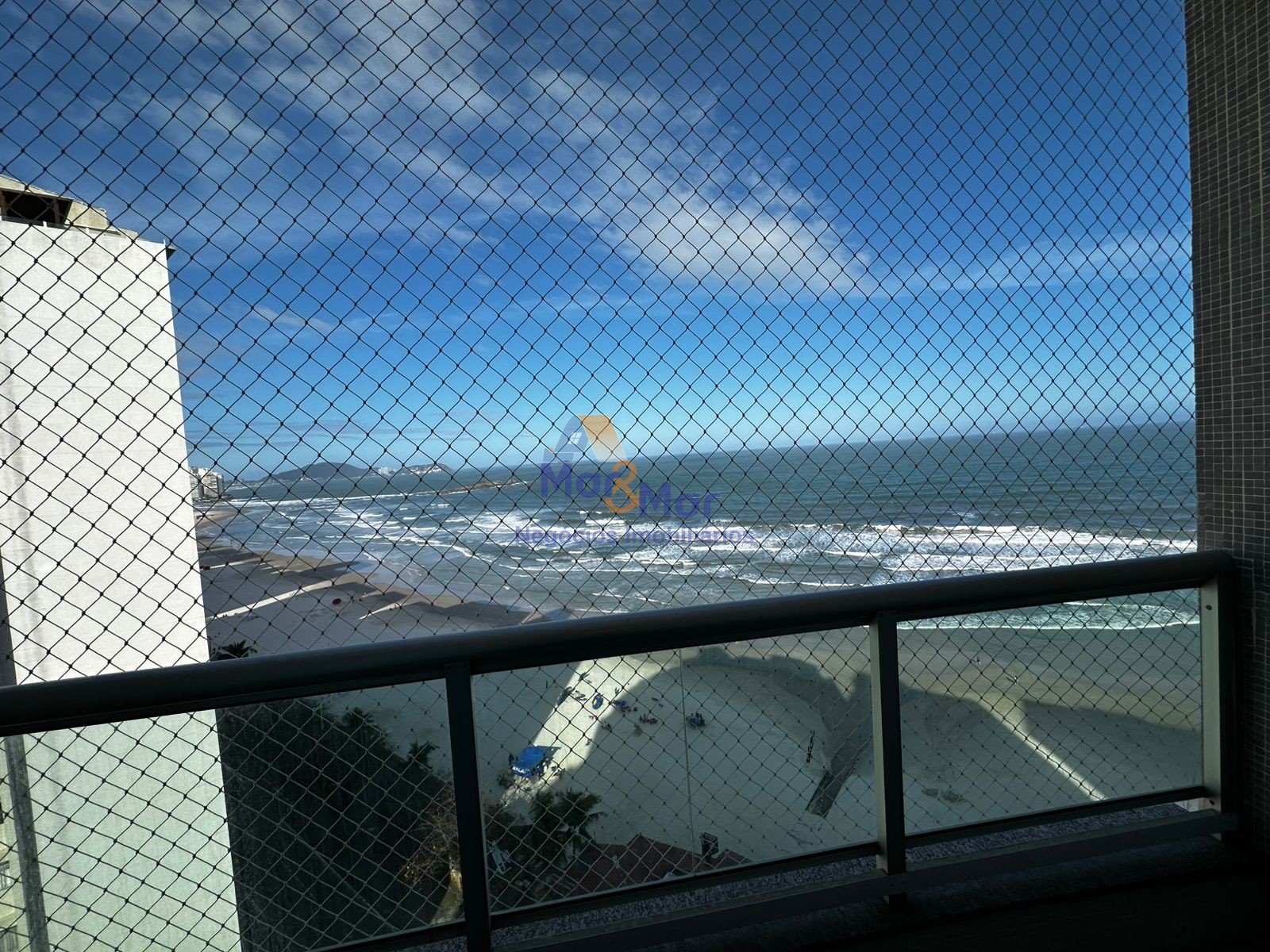 Apartamento Frente ao Mar nas Pitangueiras, Guarujá - SP