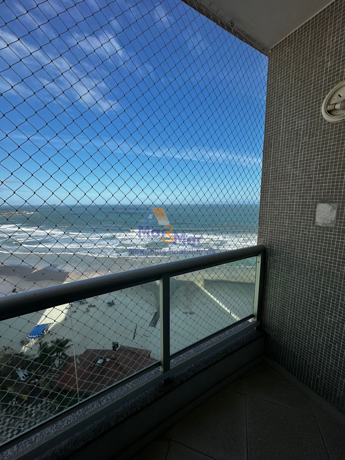 Apartamento Frente ao Mar nas Pitangueiras, Guarujá - SP