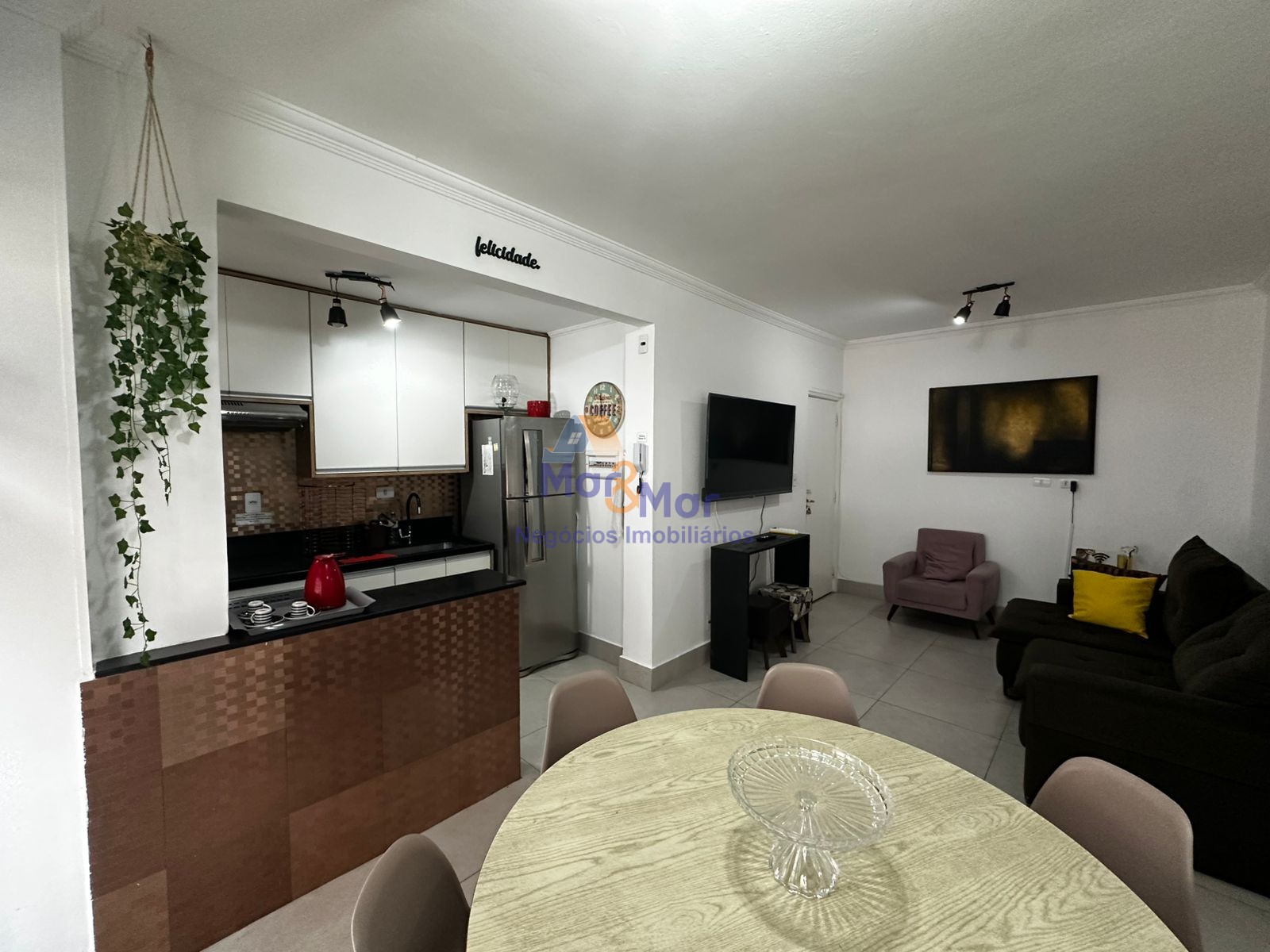 Apartamento na Praia das Pitangueiras, Guarujá - SP