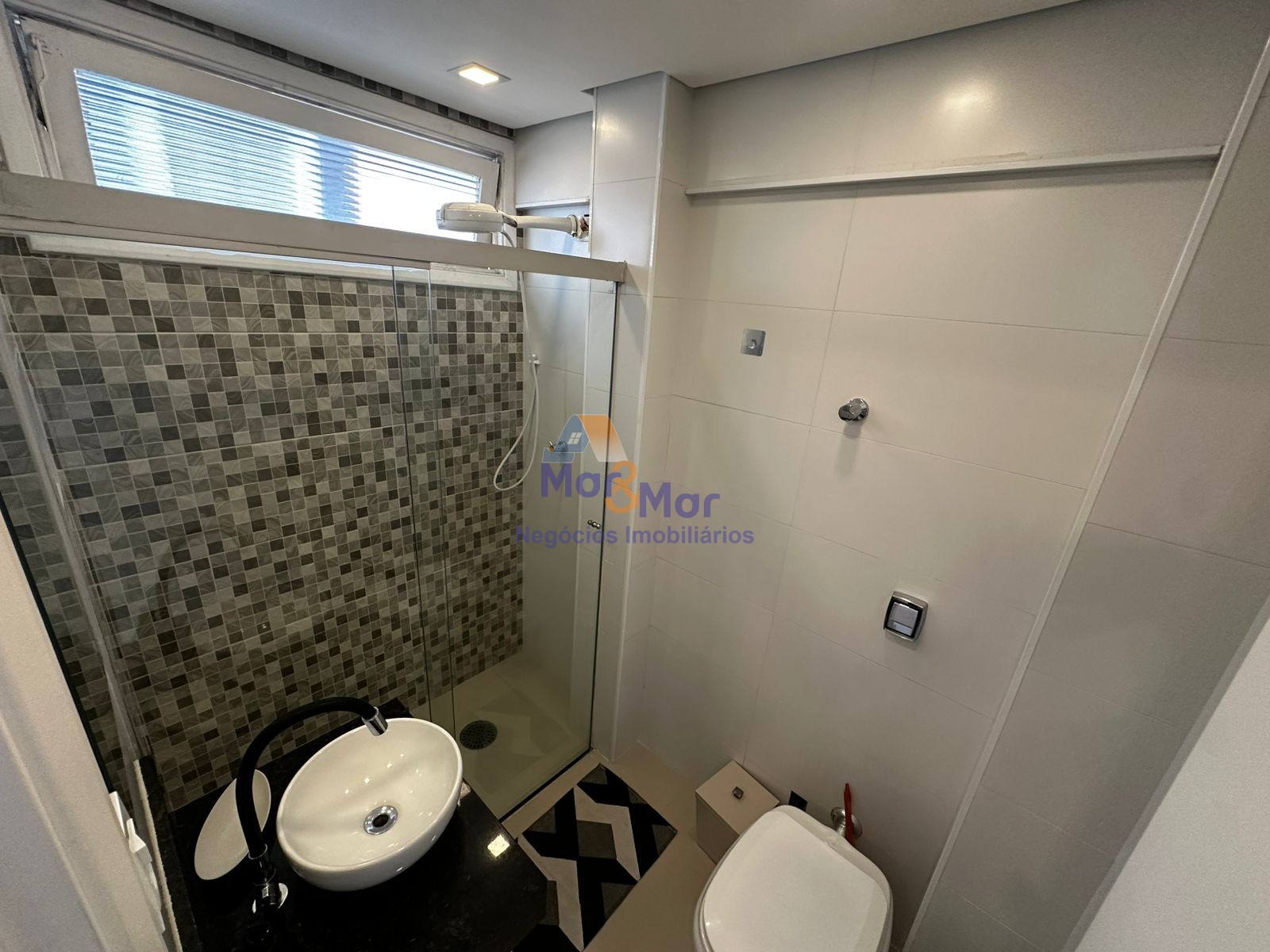 Apartamento na Praia das Astúrias, Guarujá - SP