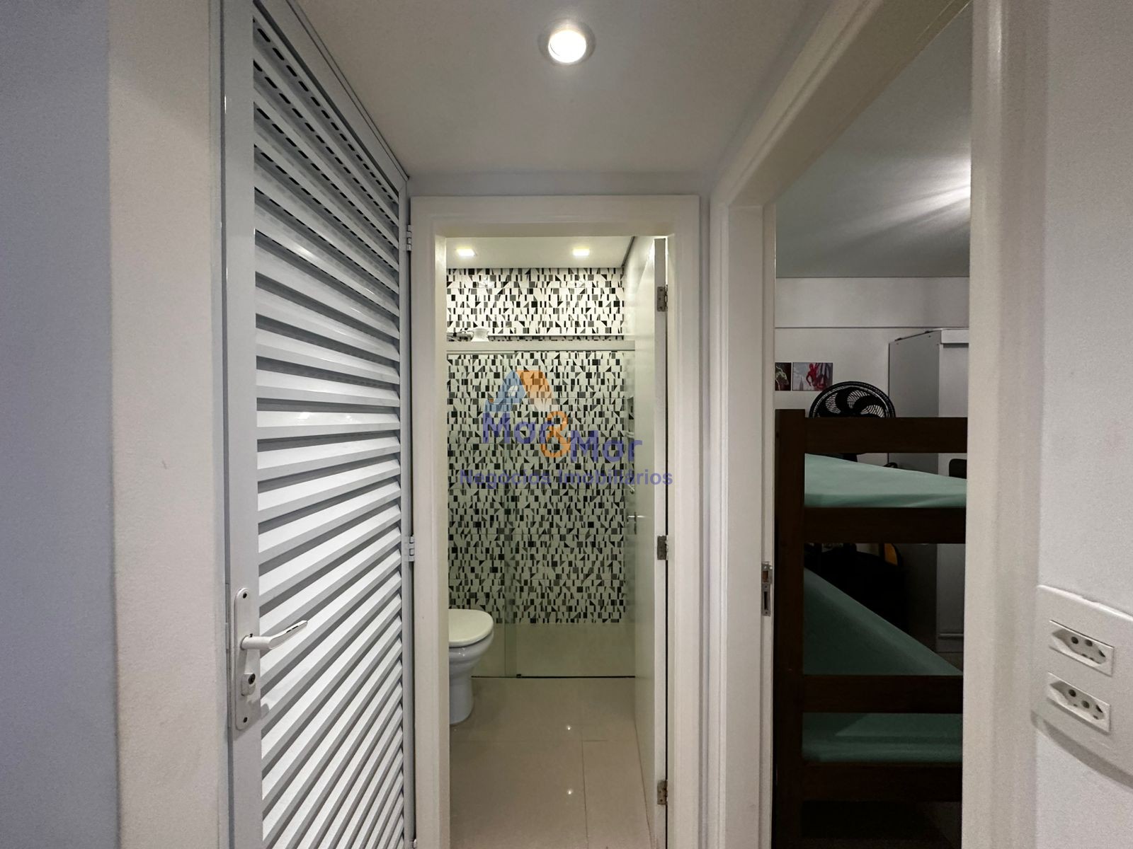 Apartamento na Praia das Astúrias, Guarujá - SP