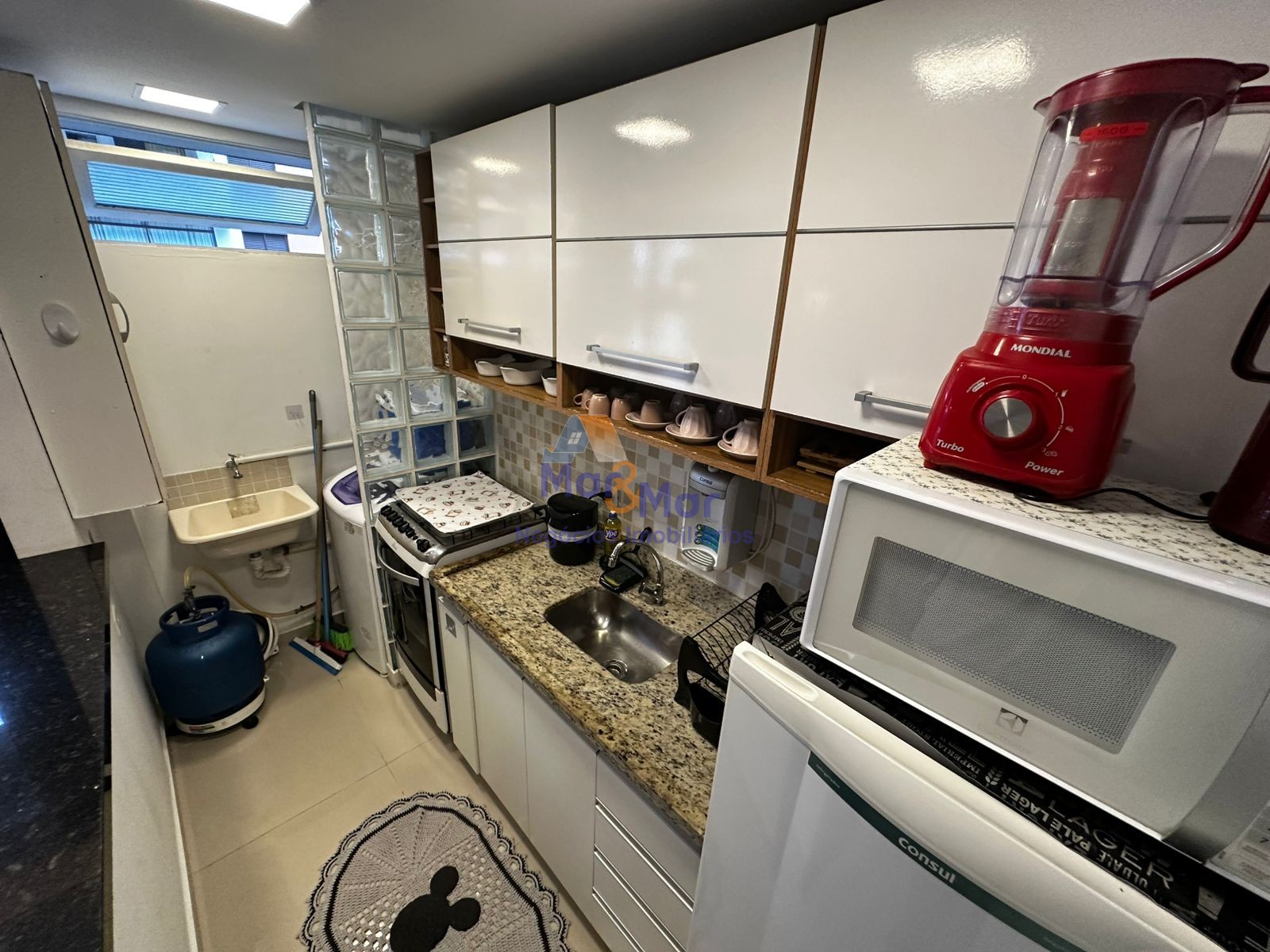 Apartamento na Praia das Astúrias, Guarujá - SP