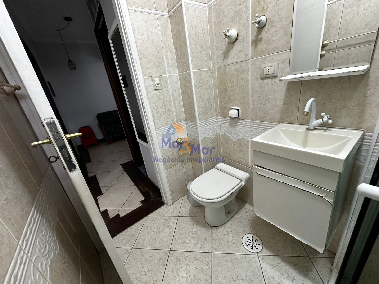 Apartamento na Praia das Pitangueiras, Guarujá - SP