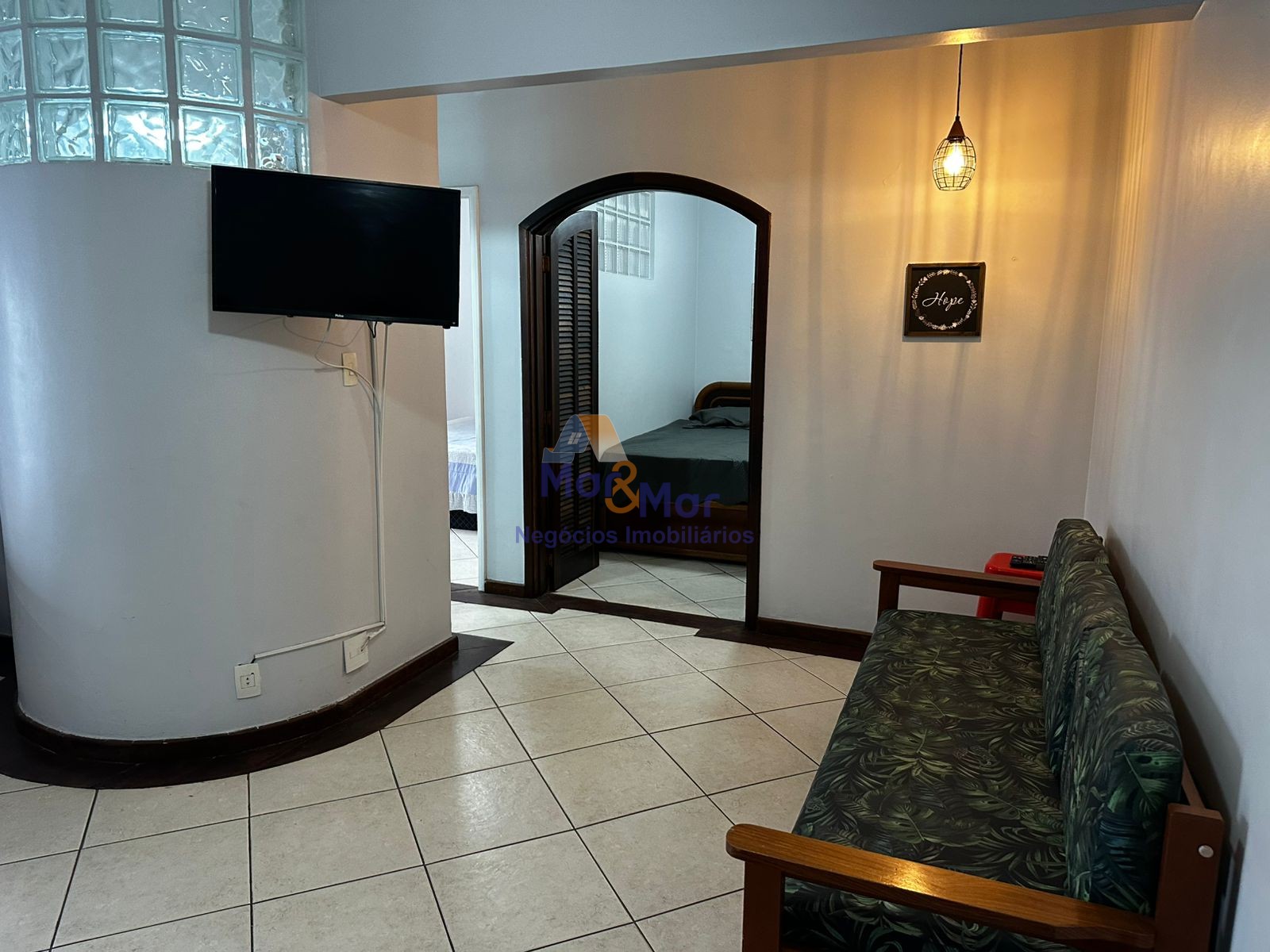 Apartamento na Praia das Pitangueiras, Guarujá - SP