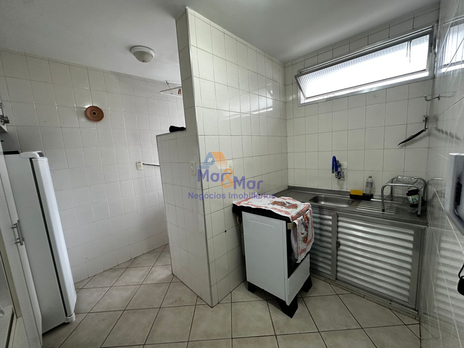 Apartamento na Praia das Pitangueiras, Guarujá - SP