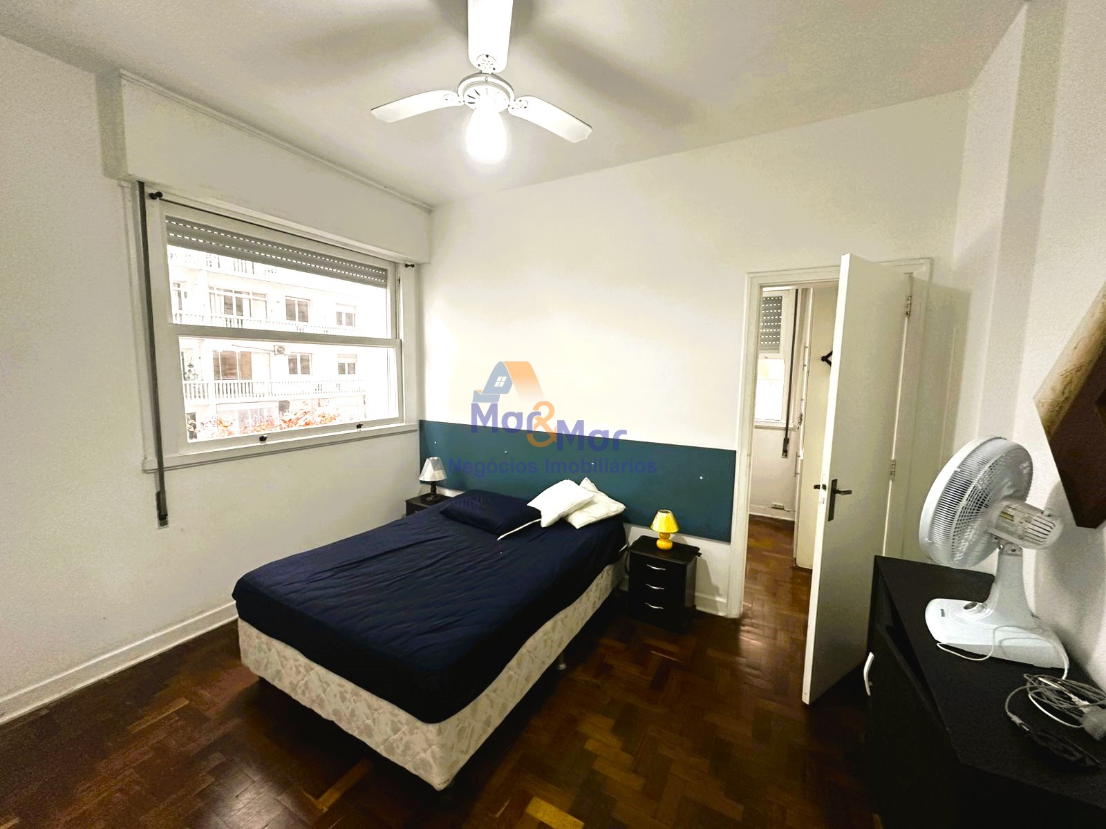 Apartamento na Praia das Pitangueiras, Guarujá - SP