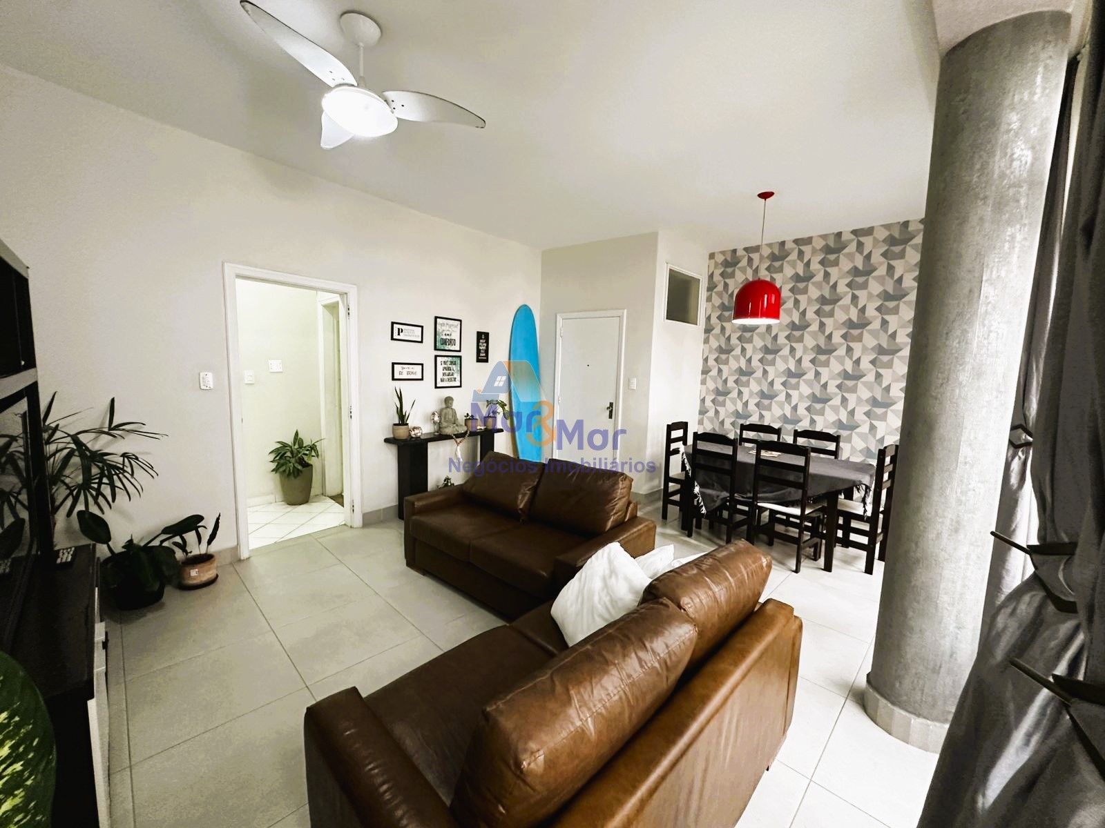 Apartamento na Praia das Pitangueiras, Guarujá - SP