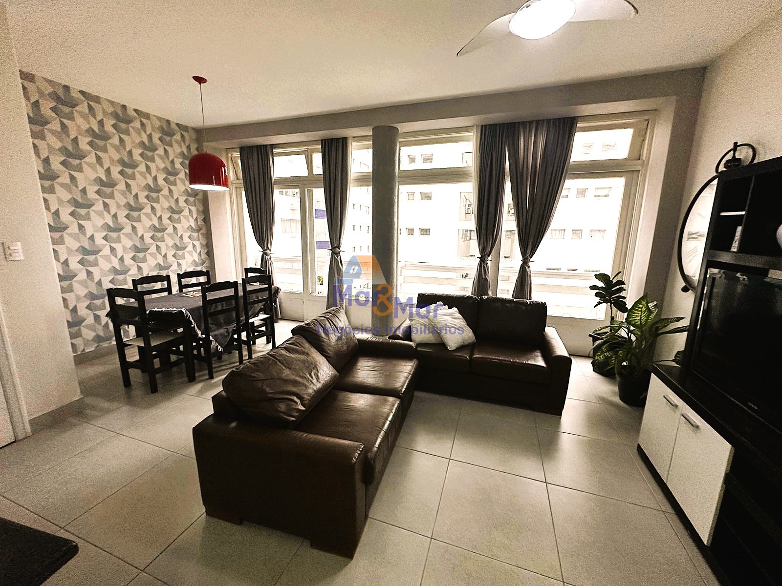 Apartamento na Praia das Pitangueiras, Guarujá - SP