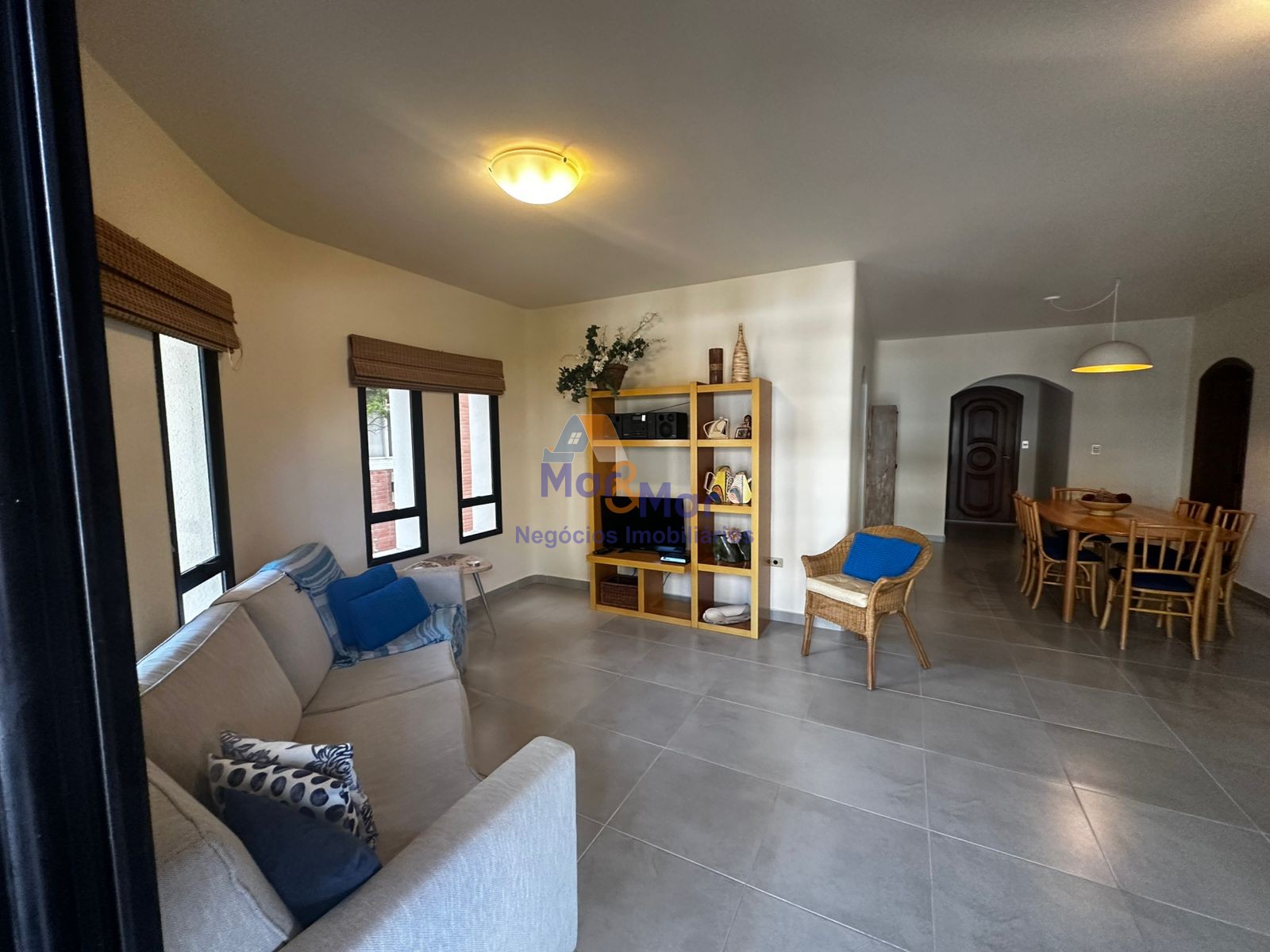 Apartamento na Praia da Enseada, Guarujá - SP