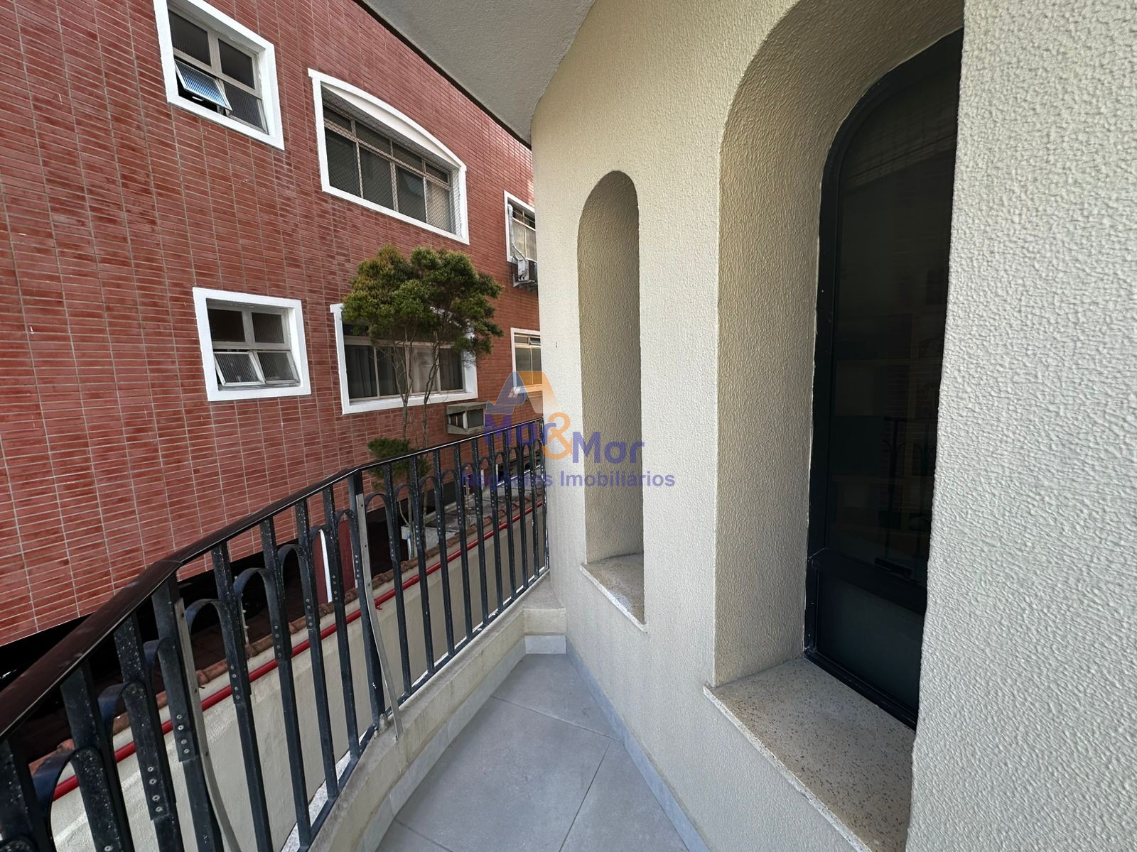 Apartamento na Praia da Enseada, Guarujá - SP