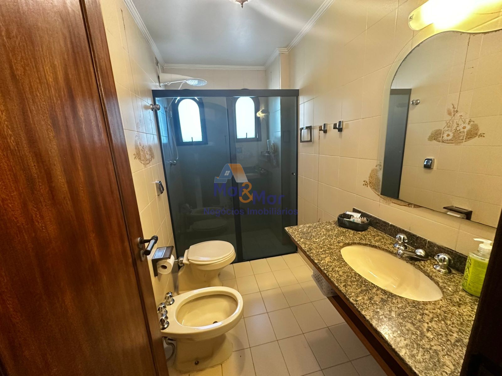 Apartamento na Praia da Enseada, Guarujá - SP