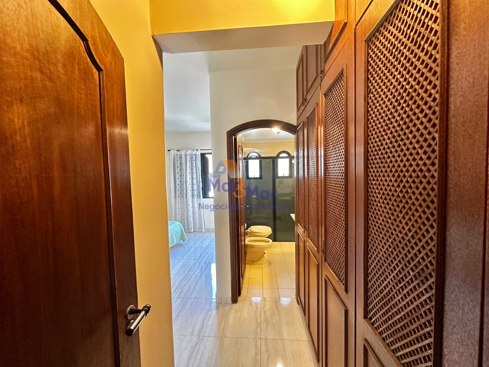 Apartamento na Praia da Enseada, Guarujá - SP