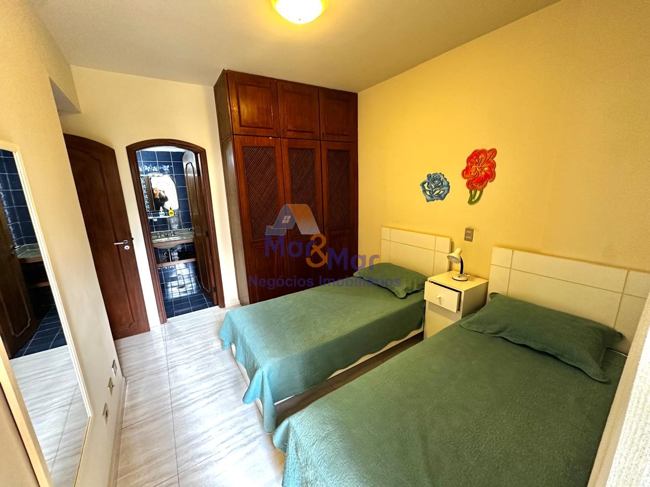 Apartamento na Praia da Enseada, Guarujá - SP