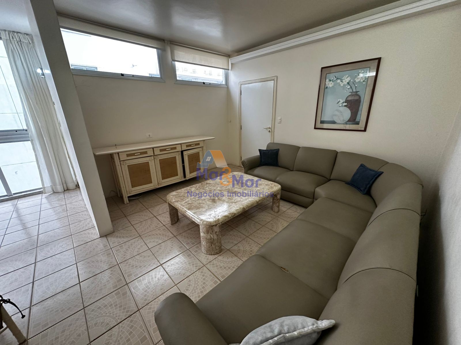 Apartamento na Praia das Pitangueiras, Guarujá - SP