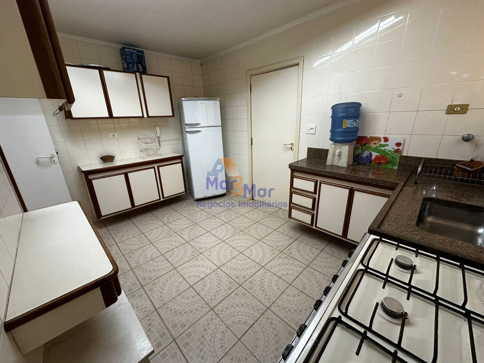 Apartamento na Praia das Pitangueiras, Guarujá - SP
