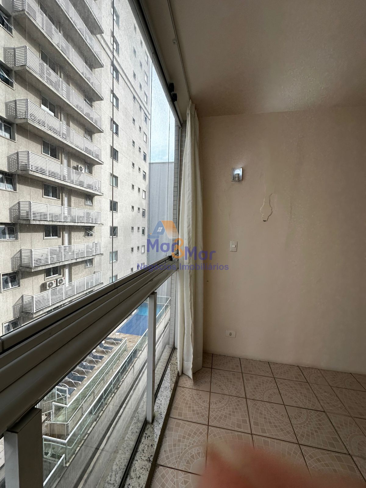 Apartamento na Praia das Pitangueiras, Guarujá - SP