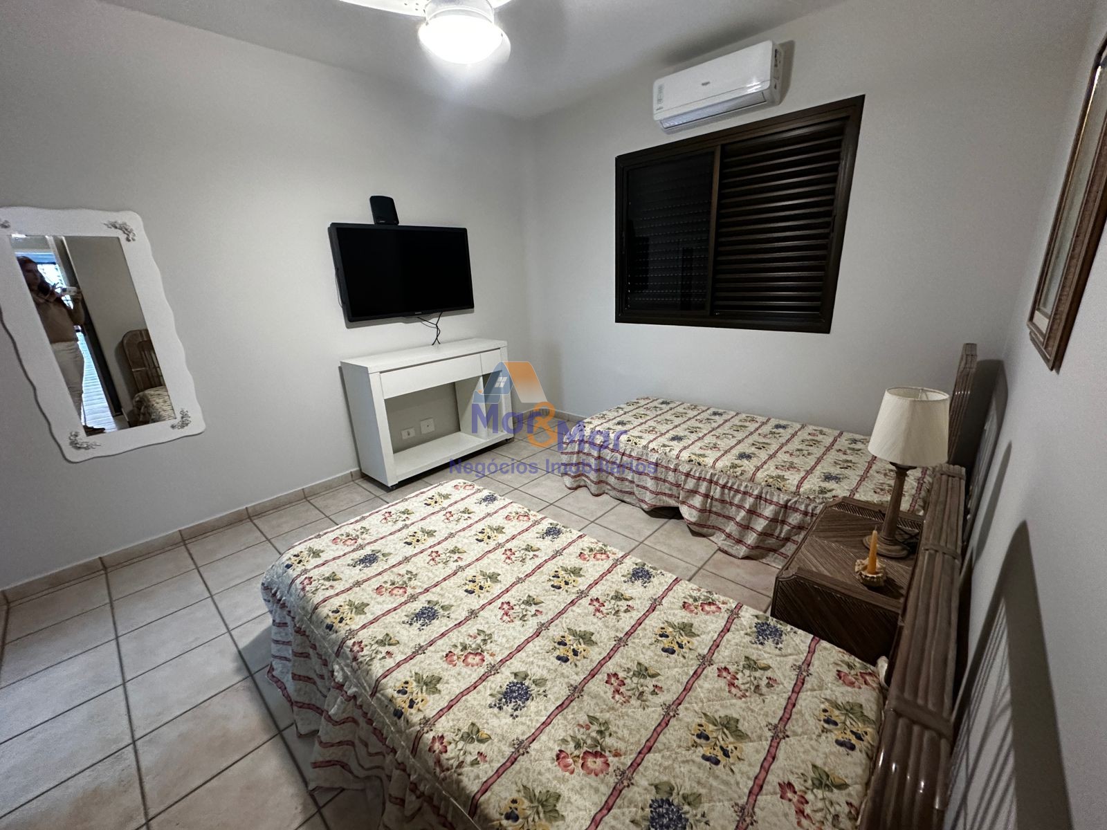 Apartamento na Praia das Pitangueiras, Guarujá - SP