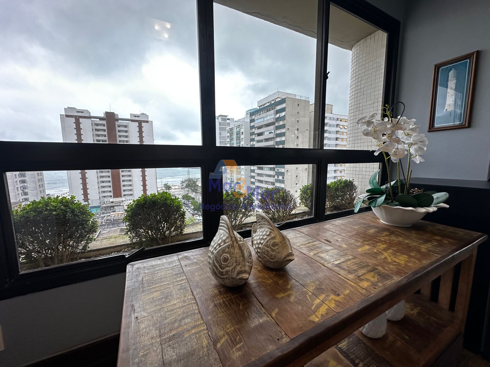 Apartamento na Praia das Pitangueiras, Guarujá - SP