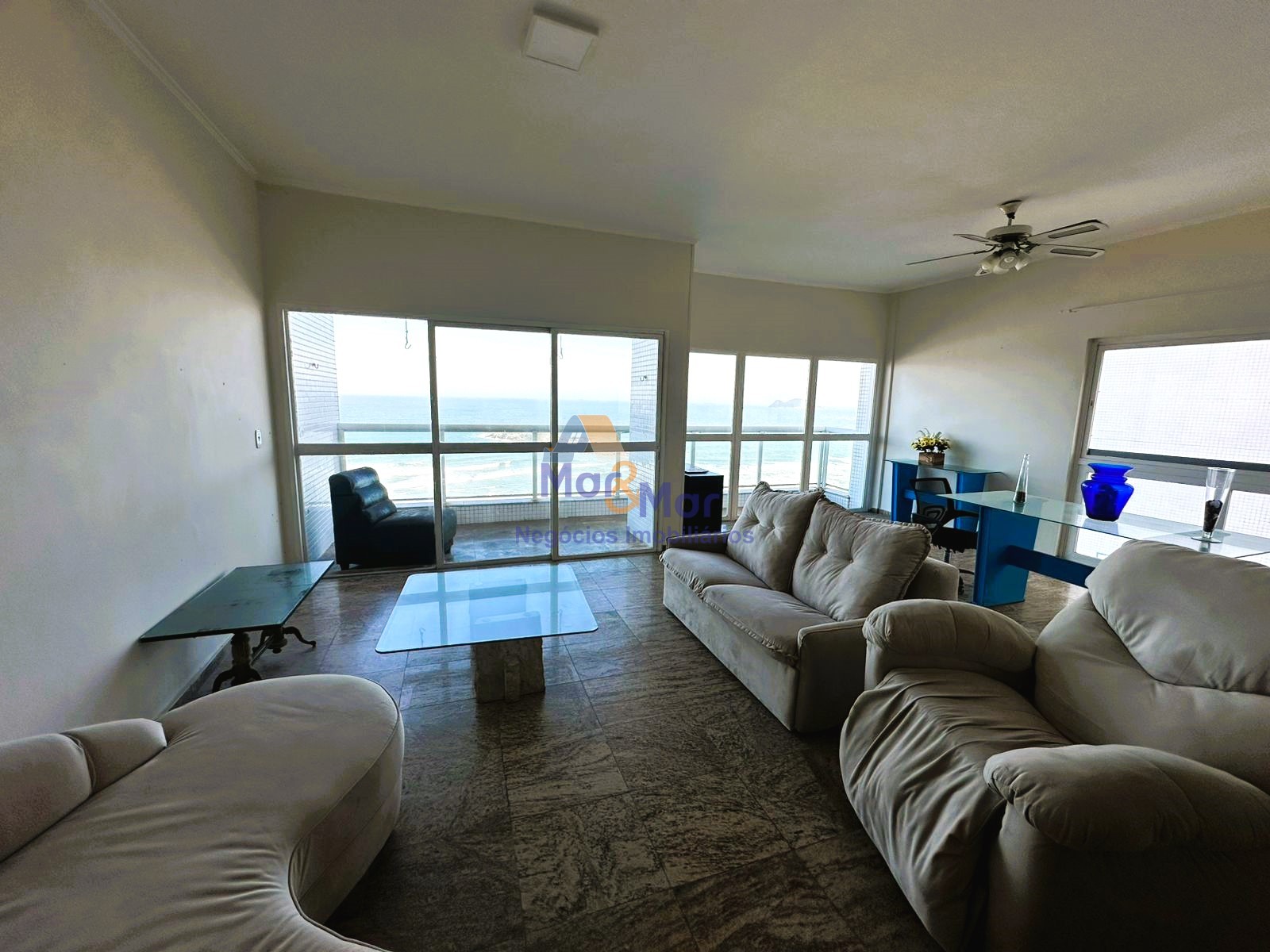 Apartamento Frente ao Mar nas Pitangueiras, Guarujá - SP