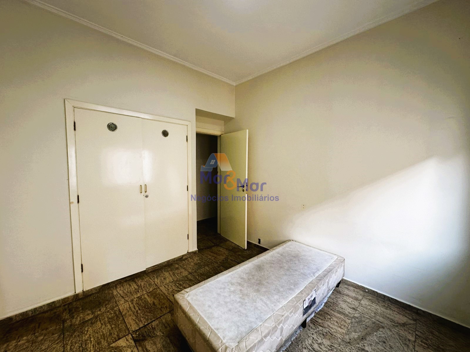 Apartamento Frente ao Mar nas Pitangueiras, Guarujá - SP