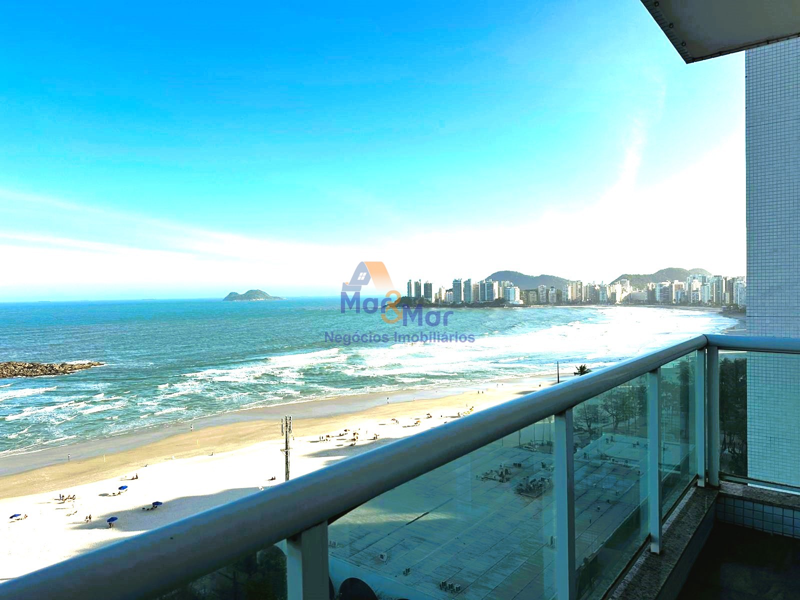 Apartamento Frente ao Mar nas Pitangueiras, Guarujá - SP