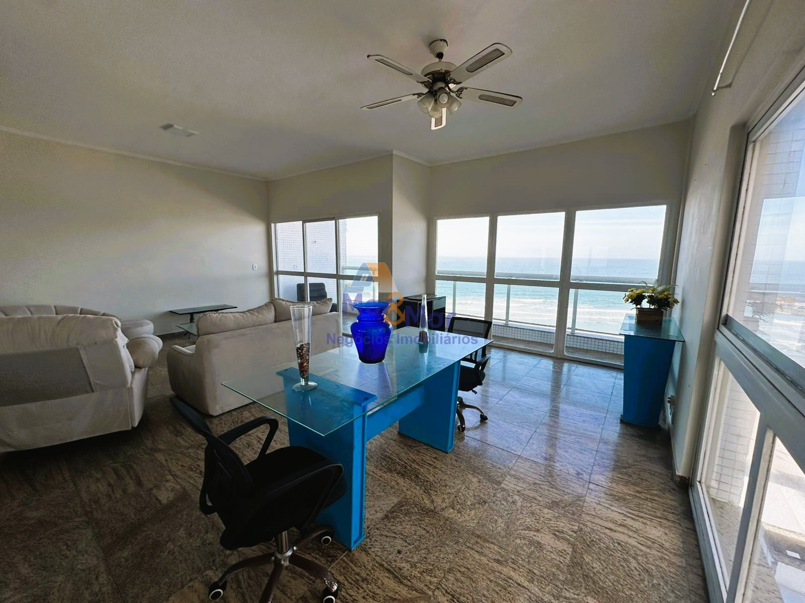 Apartamento Frente ao Mar nas Pitangueiras, Guarujá - SP