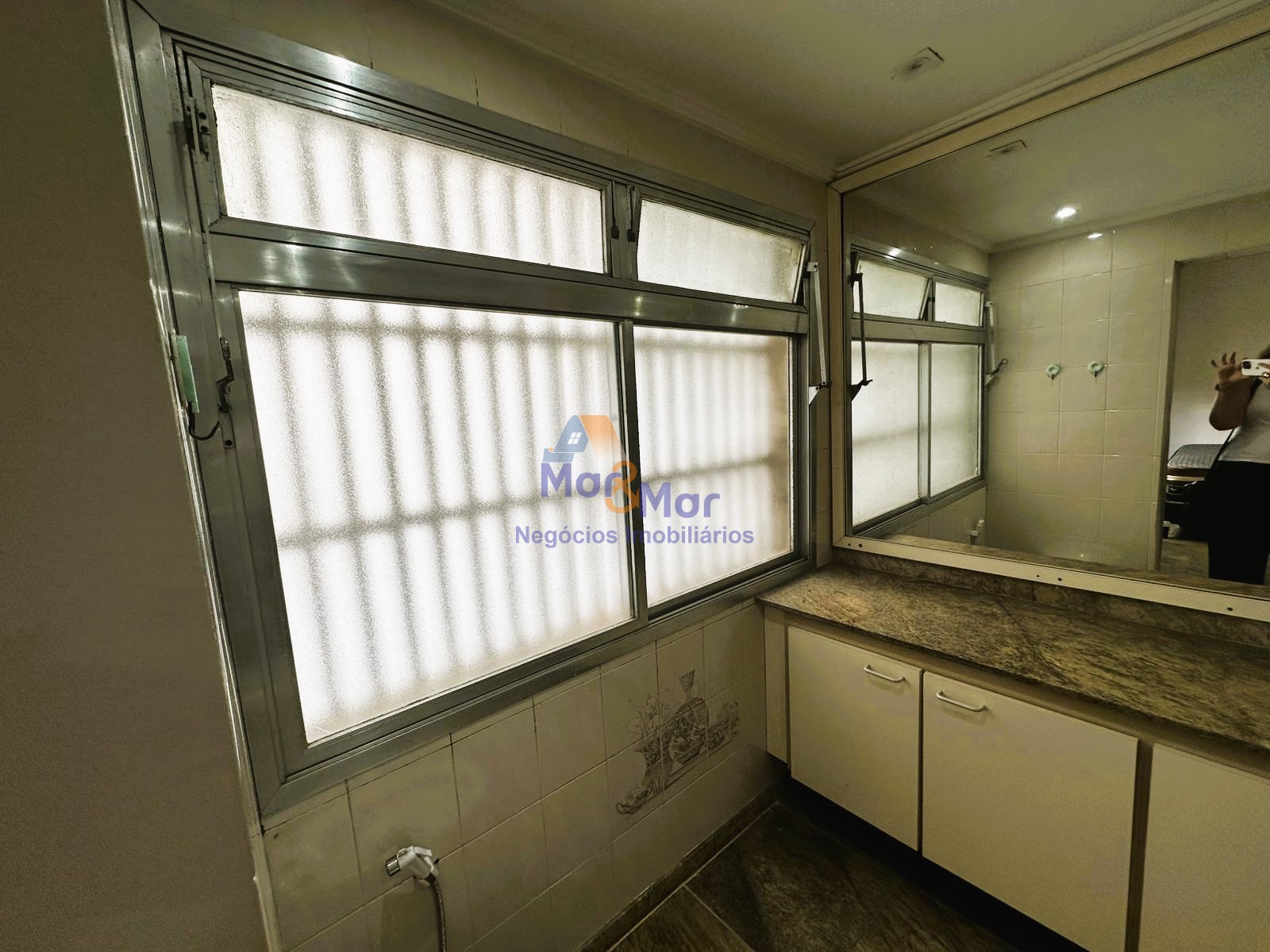 Apartamento Frente ao Mar nas Pitangueiras, Guarujá - SP