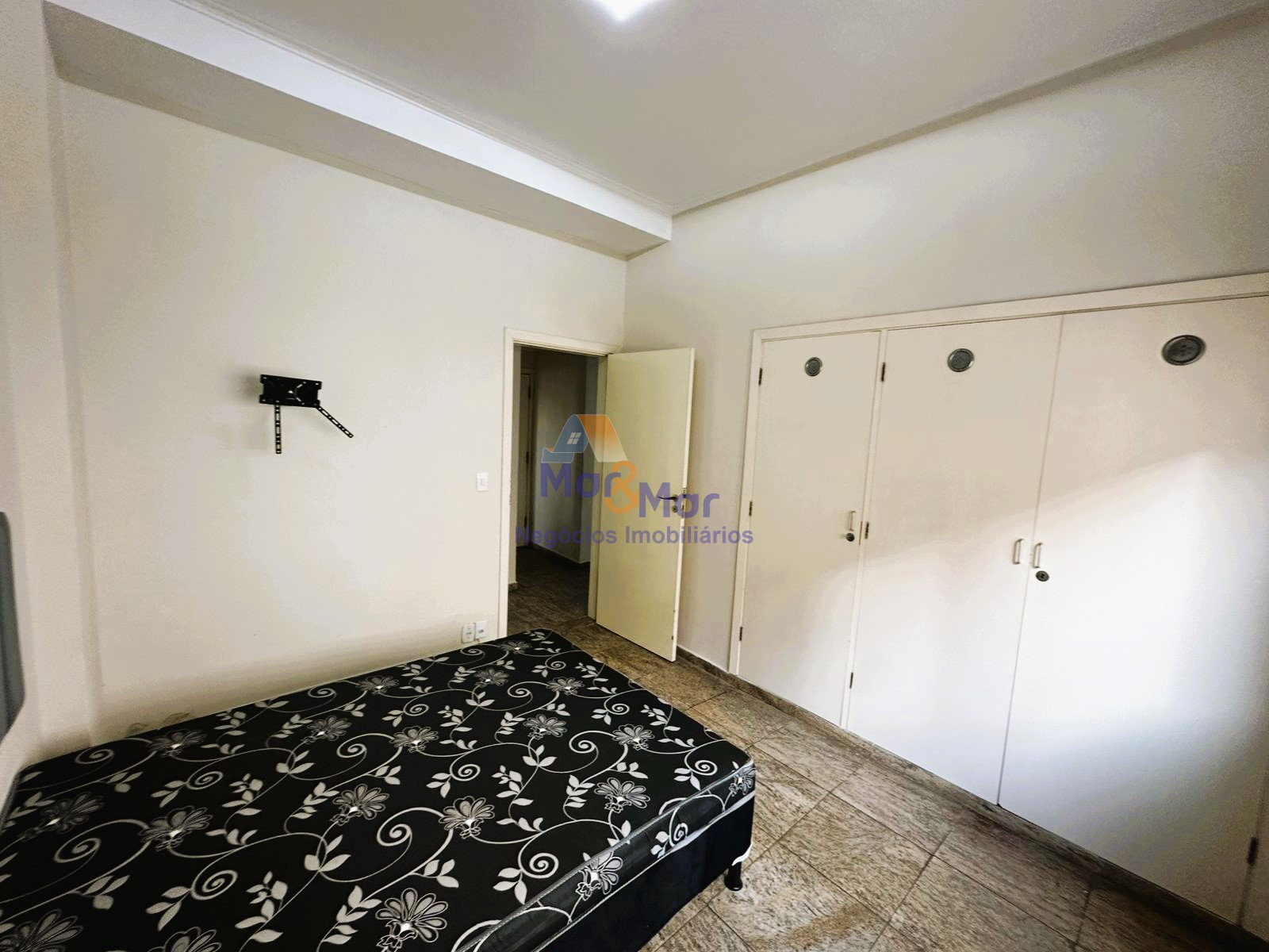 Apartamento Frente ao Mar nas Pitangueiras, Guarujá - SP
