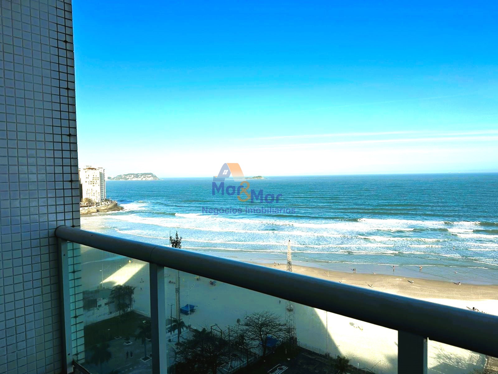 Apartamento Frente ao Mar nas Pitangueiras, Guarujá - SP
