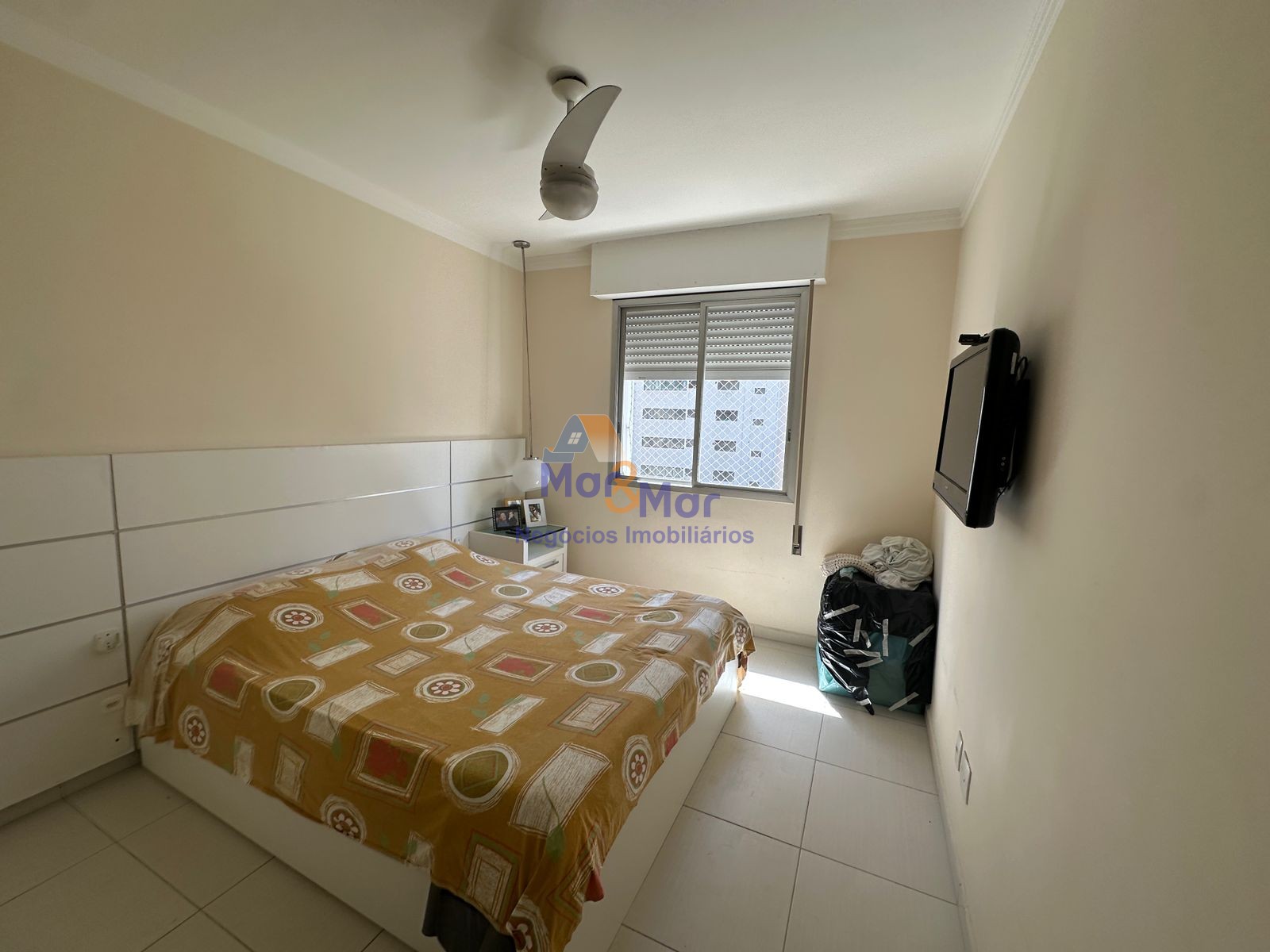 Apartamento na Praia das Pitangueiras, Guarujá - SP