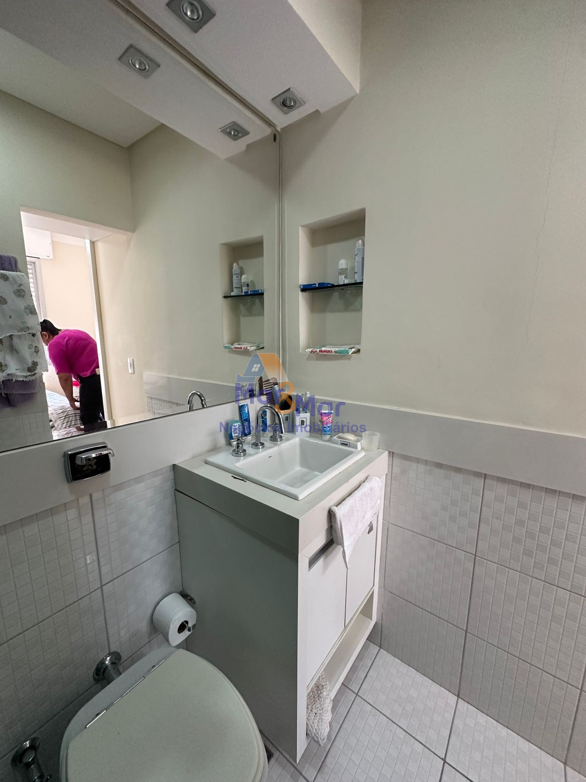 Apartamento na Praia das Pitangueiras, Guarujá - SP