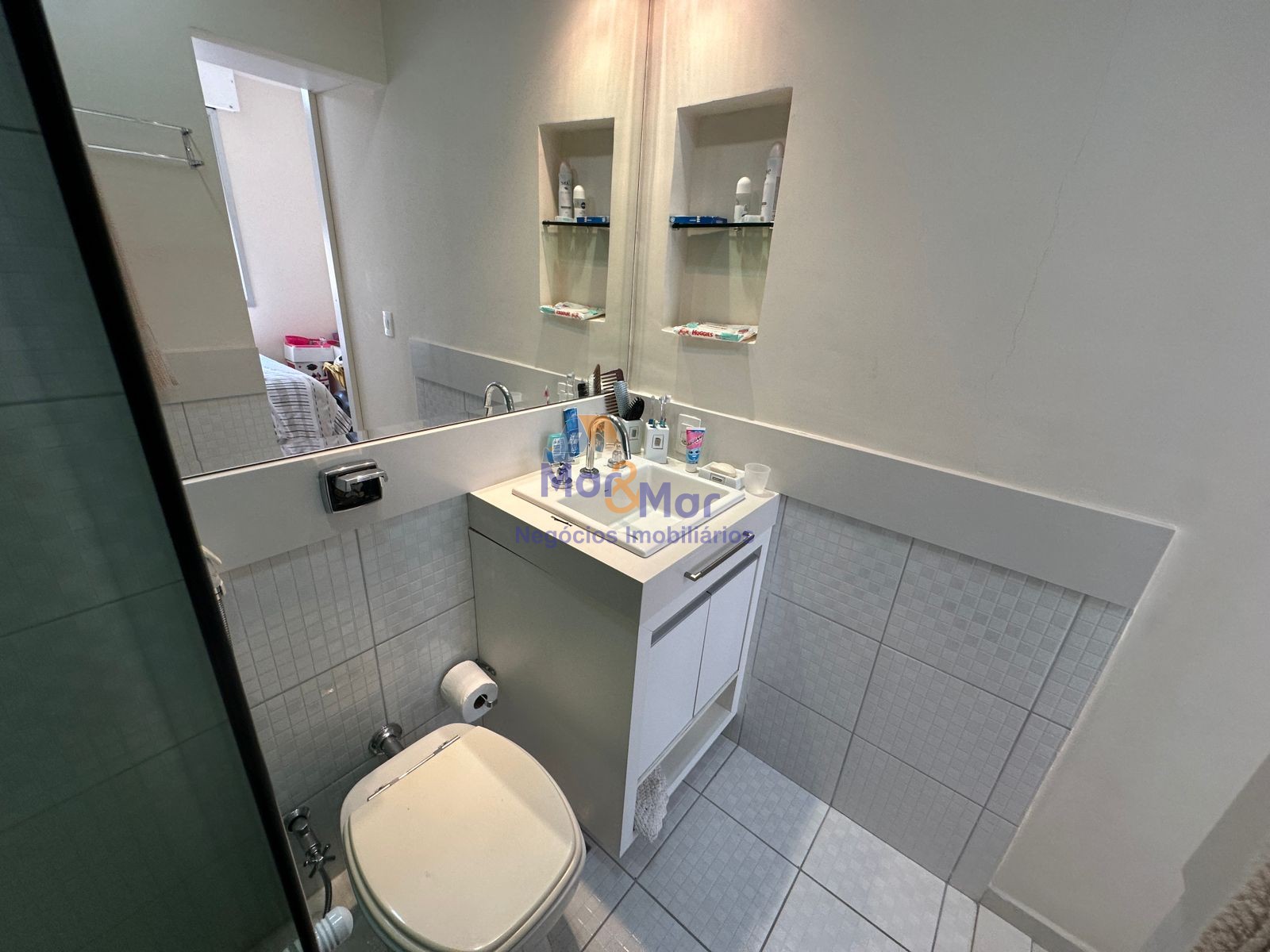 Apartamento na Praia das Pitangueiras, Guarujá - SP
