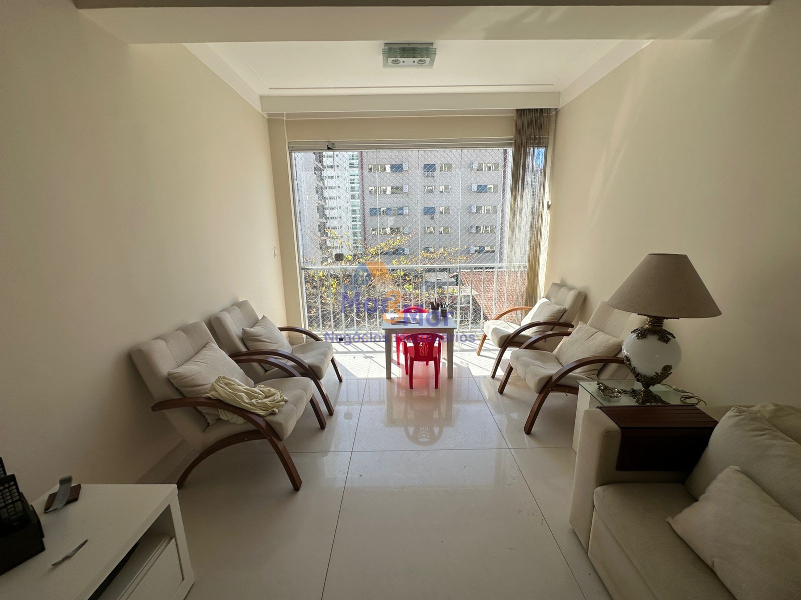 Apartamento na Praia das Pitangueiras, Guarujá - SP